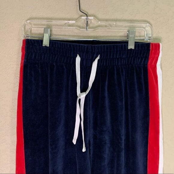 Kendall and Kylie Joggers  - Picture 2 of 12